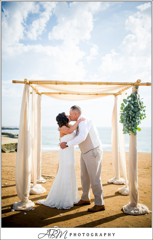 elopement-sunset-cliffs-san-diego-wedding-photographer-0018 Sunset Cliffs | Point Loma | Soche + Steven’s Wedding Photography