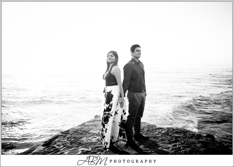 Boricha_44-2 La Jolla Cove | La Jolla | Rashmi + Sagar Engagement Photography