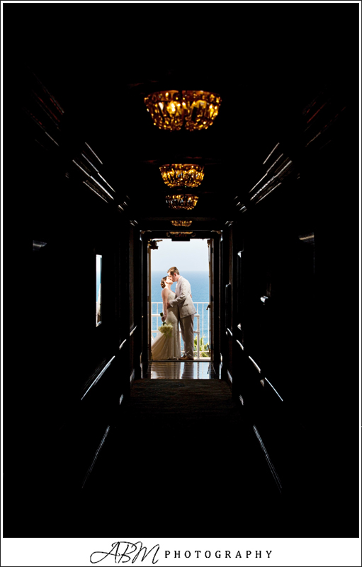 la-valencia-san-diego-wedding-photographer-0020 La Valencia Hotel | La Jolla | Colleen + Stefan’s Wedding Photography
