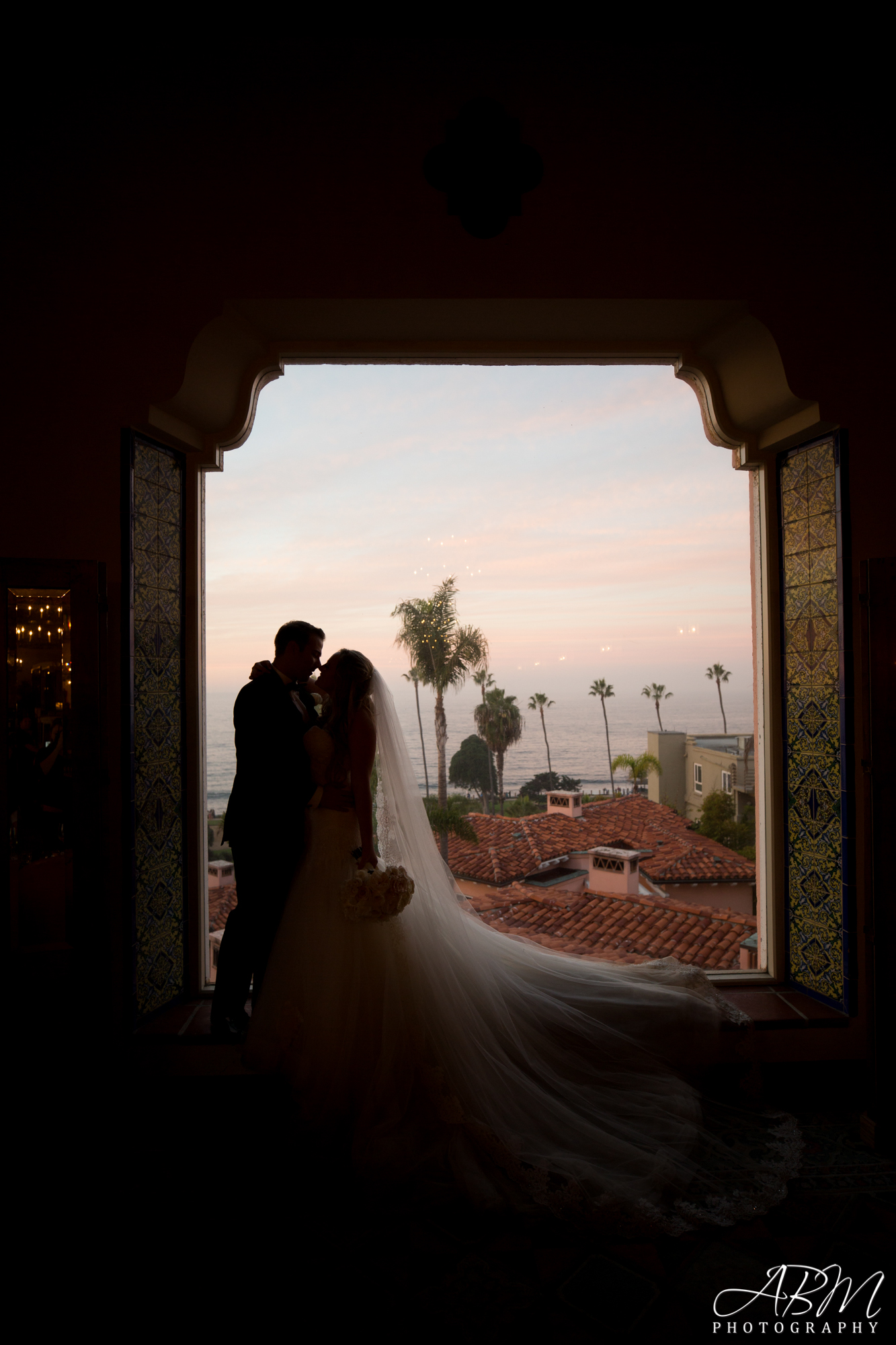 la-valencia-hotel-san-diego-wedding-photographer-0049 La Valencia Hotel | La Jolla | Brittany + Joseph’s Wedding Photography
