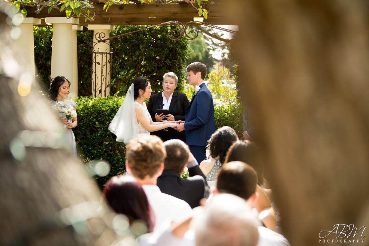 san-diego-wedding-photographer-la-jolla-womens-club-0033 La Jolla Woman’s Club | La Jolla | Calantha + Doug’s Wedding Photography