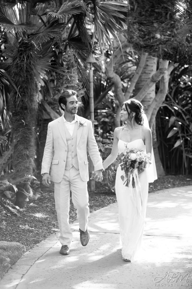catamaran-resort-san-diego-wedding-photographer-0025 Catamaran Resort | Mission Bay | Julio + Michele’s Wedding Photography