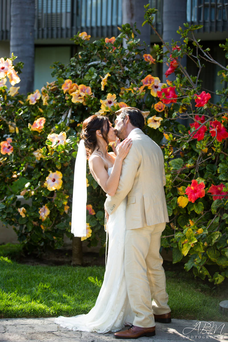 catamaran-resort-san-diego-wedding-photographer-0028 Catamaran Resort | Mission Bay | Julio + Michele’s Wedding Photography