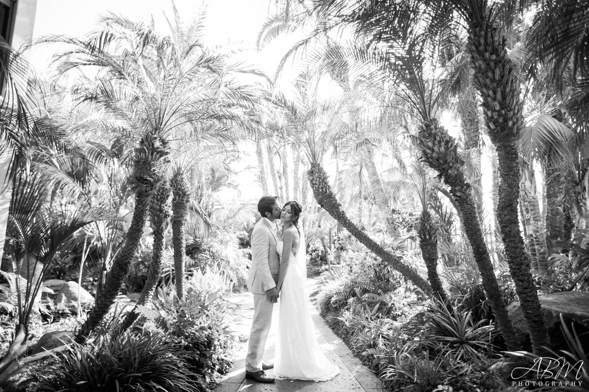 catamaran-resort-san-diego-wedding-photographer-0035 Catamaran Resort | Mission Bay | Julio + Michele’s Wedding Photography