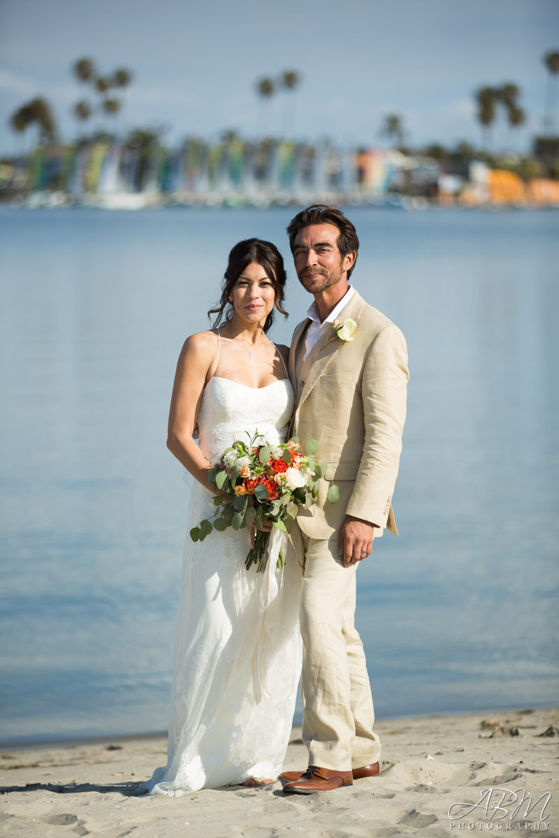 catamaran-resort-san-diego-wedding-photographer-0036 Catamaran Resort | Mission Bay | Julio + Michele’s Wedding Photography