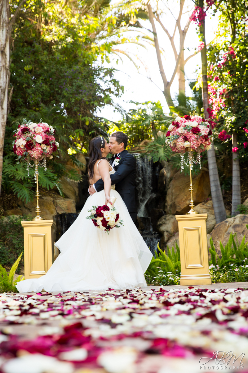 Grand Tradition Estate | Fallbrook | Elisabeth + Paul’s Wedding Photography Weddings grand-trafition-estate-san-diego-wedding-photographer-0026 Grand Tradition Estate | Fallbrook | Elisabeth + Paul’s Wedding Photography