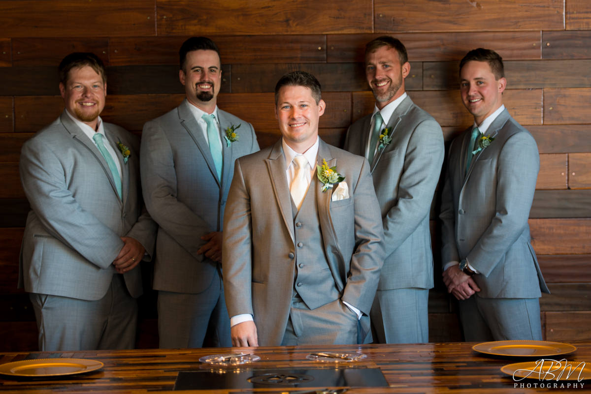 32-north-brewing-company-san-diego-wedding-photograper-0018 32 North Brewing Company | San Diego | Sarah + Nate’s Wedding Photography