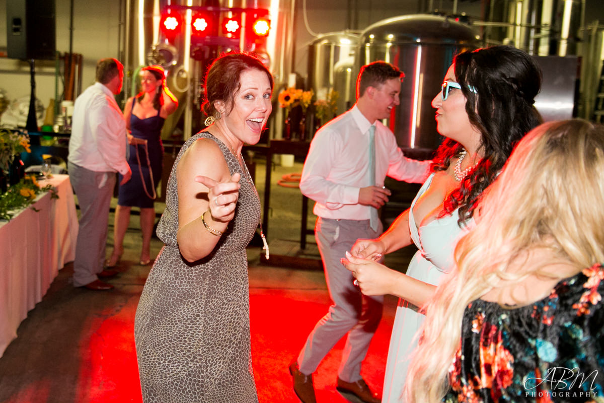 32-north-brewing-company-san-diego-wedding-photograper-0053 32 North Brewing Company | San Diego | Sarah + Nate’s Wedding Photography