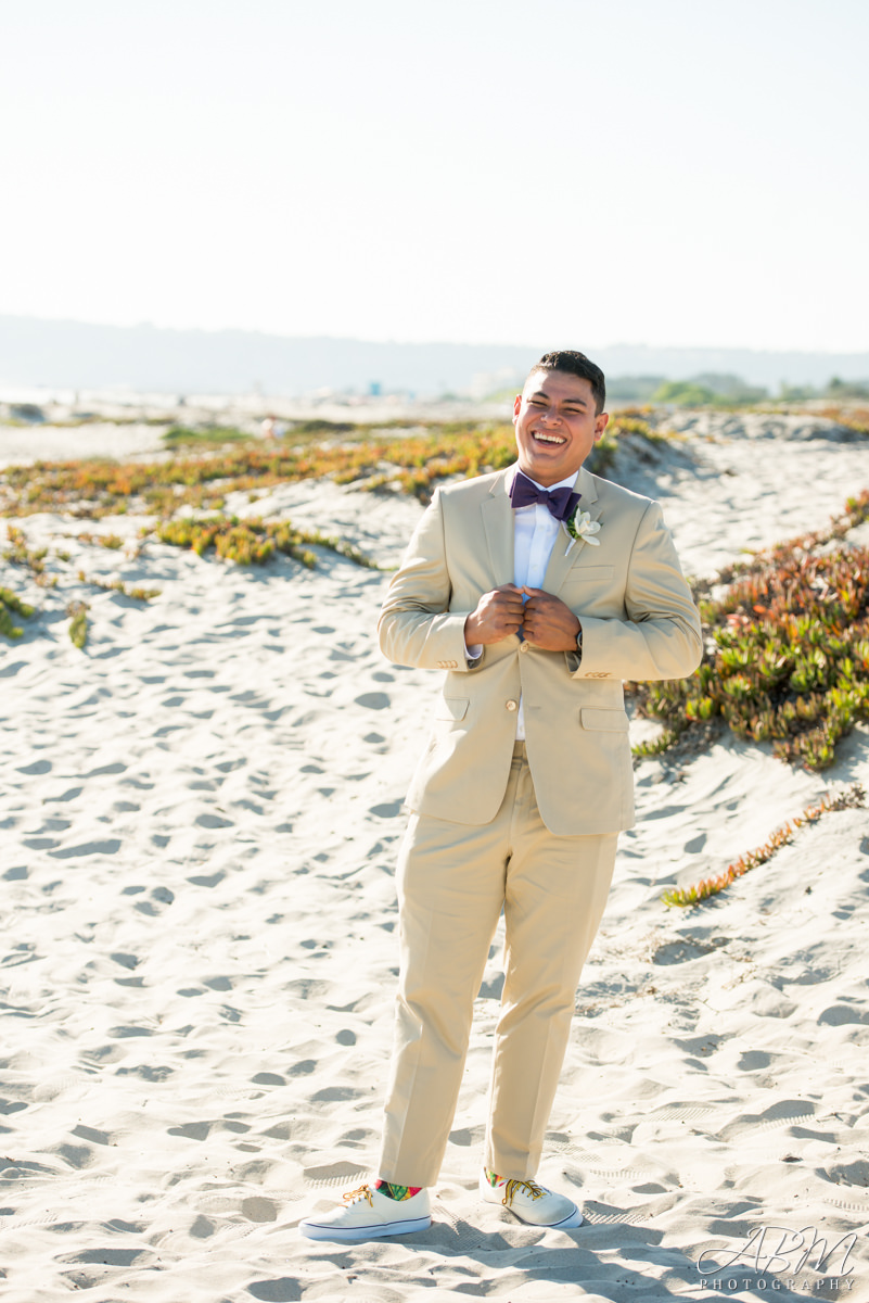 north-coronado-island-san-diego-wedding-photograper-0019 North Coronado Beach | Stone Brewery | Heather + Loren’s Wedding Photography