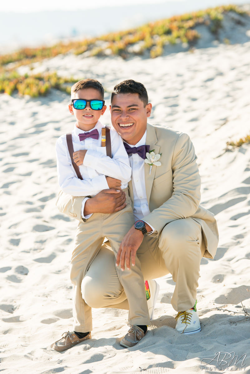 north-coronado-island-san-diego-wedding-photograper-0020 North Coronado Beach | Stone Brewery | Heather + Loren’s Wedding Photography