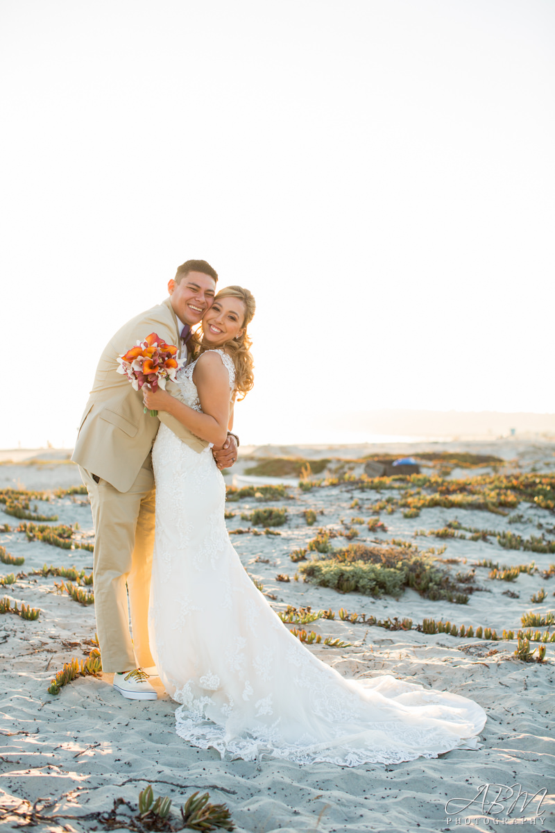 north-coronado-island-san-diego-wedding-photograper-0039 North Coronado Beach | Stone Brewery | Heather + Loren’s Wedding Photography