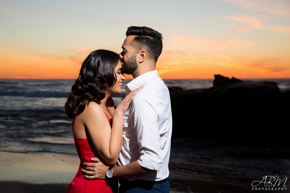 windansea-beach-san-diego-wedding-photography-san-diego-engagement-photographer-0021 Windansea Beach | La Jolla | Rabia + Miraj’s Engagement + Portrait Photography