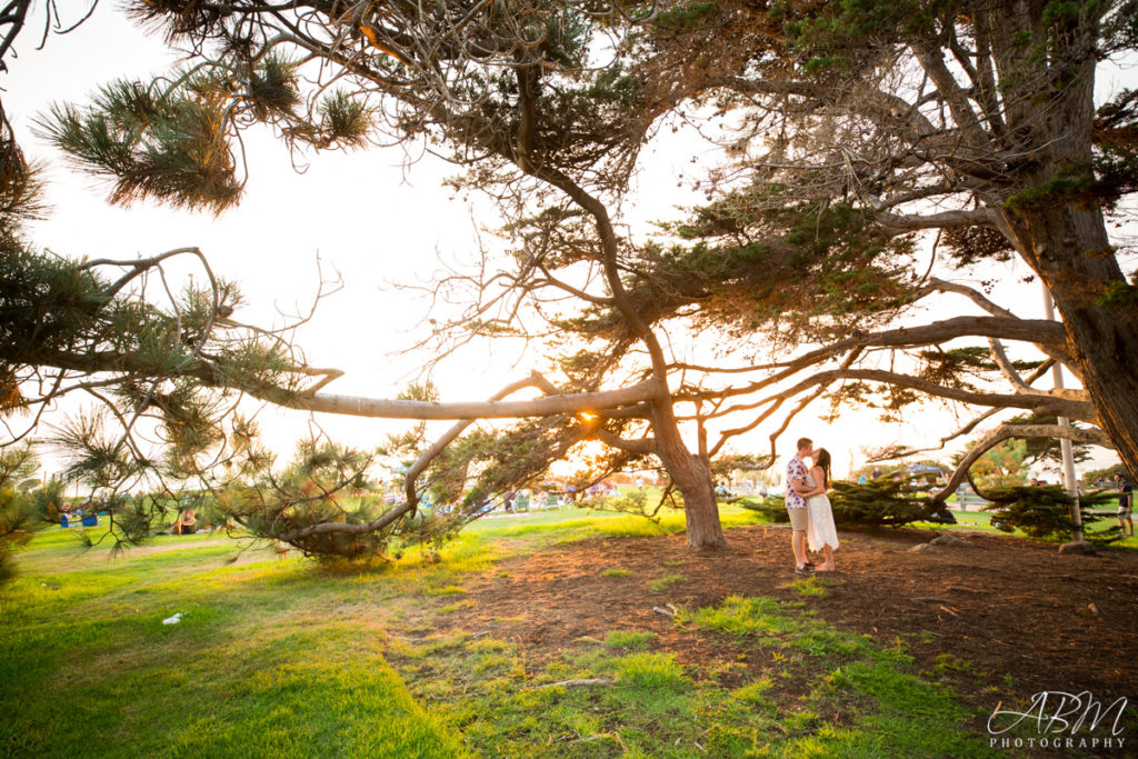 Seagrove Park | Del Mar | Samantha + Evan’s Engagement Photography Weddings seagrove-park-engagement-san-diego-wedding-photographer-0009-1024x683 Seagrove Park | Del Mar | Samantha + Evan’s Engagement Photography