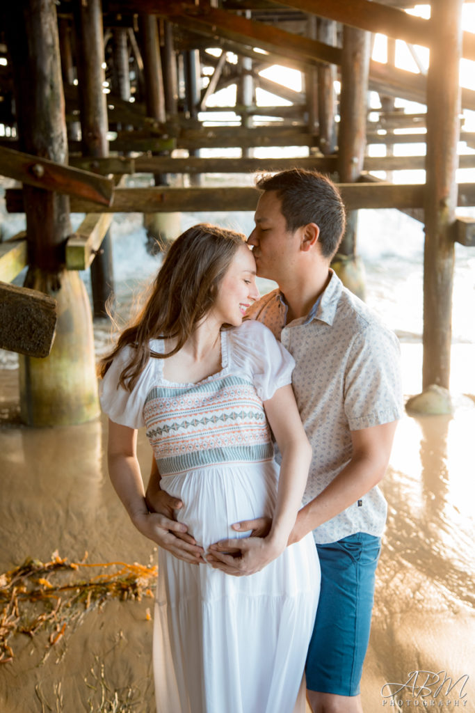 Maternity_030-2-683x1024 Scripps Pier | San Diego | Carlos + Kathy’s Maternity + Newborn Photography