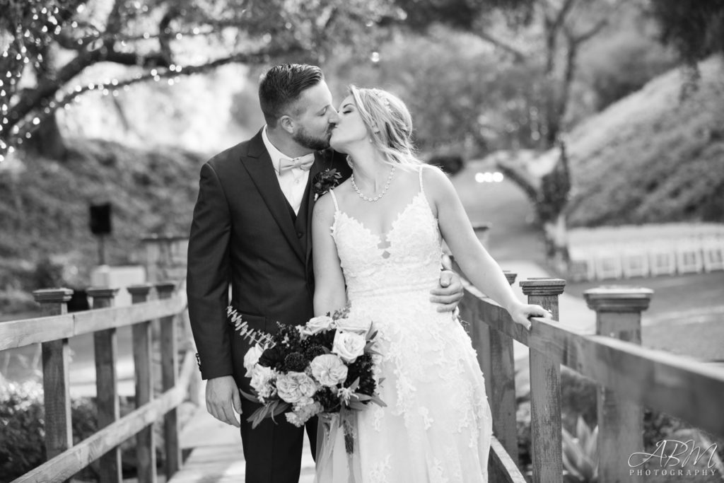 Los Willows Wedding Estate | Fallbrook | Ann Marie + Joey’s Wedding Photography Venue Spotlight Weddings los-willows-wedding-estate-san-diego-wedding-photographer-0026-1024x683 Los Willows Wedding Estate | Fallbrook | Ann Marie + Joey’s Wedding Photography