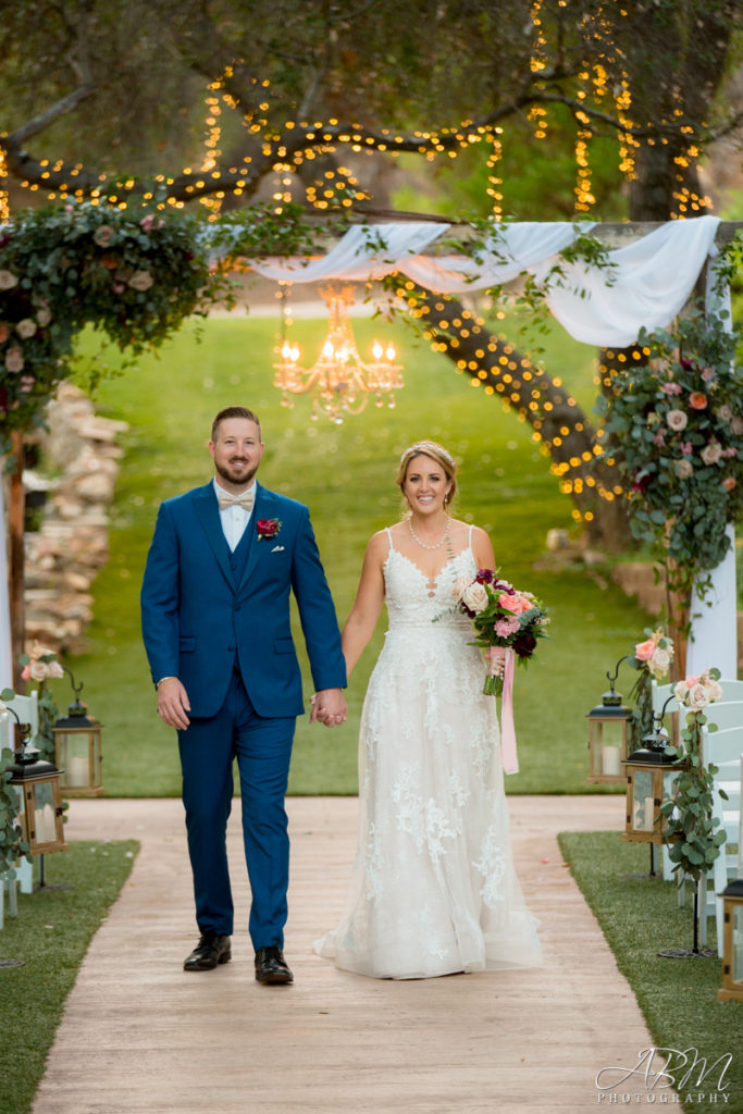 Los Willows Wedding Estate | Fallbrook | Ann Marie + Joey’s Wedding Photography Venue Spotlight Weddings los-willows-wedding-estate-san-diego-wedding-photographer-0043-683x1024 Los Willows Wedding Estate | Fallbrook | Ann Marie + Joey’s Wedding Photography