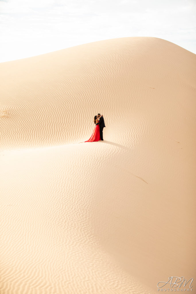 san-diego-wedding-photographer-glamis-sand-dunes-0001-683x1024 Glamis Sand Dunes | Jotika + Shernal’s Engagement Photography