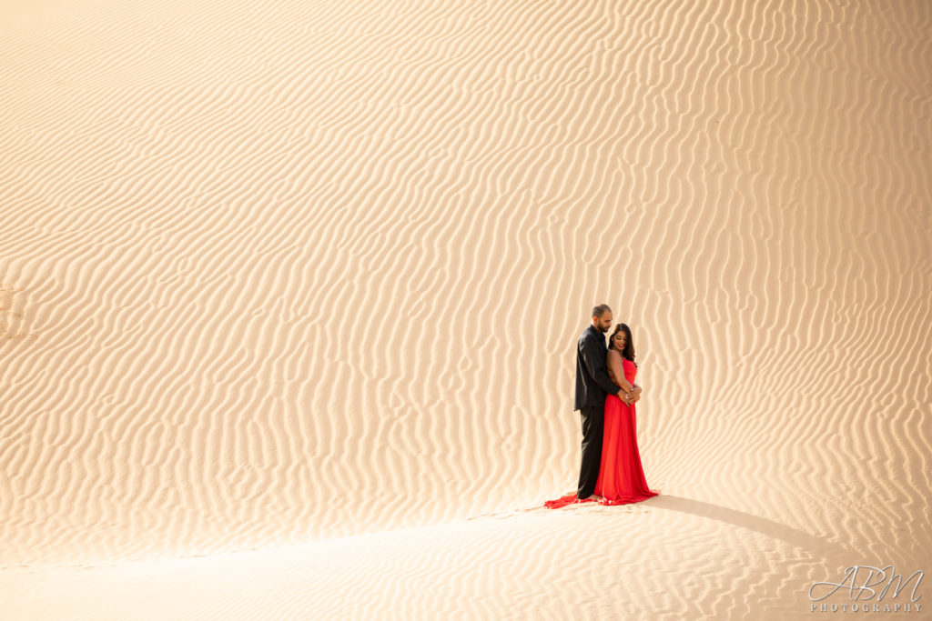 san-diego-wedding-photographer-glamis-sand-dunes-0003-1024x683 Glamis Sand Dunes | Jotika + Shernal’s Engagement Photography
