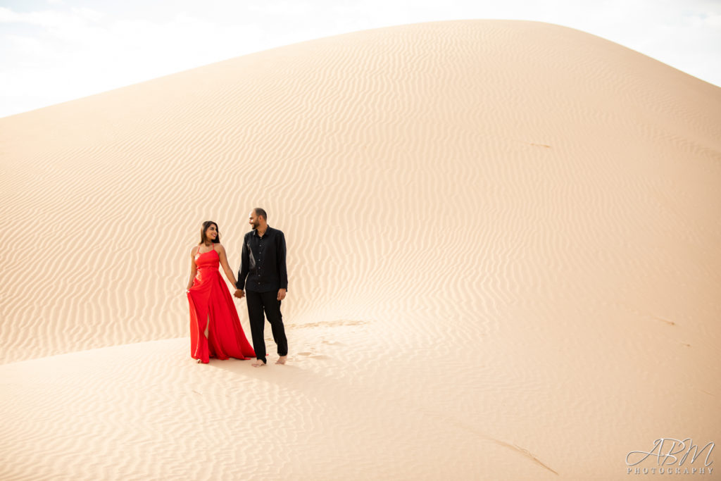 san-diego-wedding-photographer-glamis-sand-dunes-0006-1024x683 Glamis Sand Dunes | Jotika + Shernal’s Engagement Photography