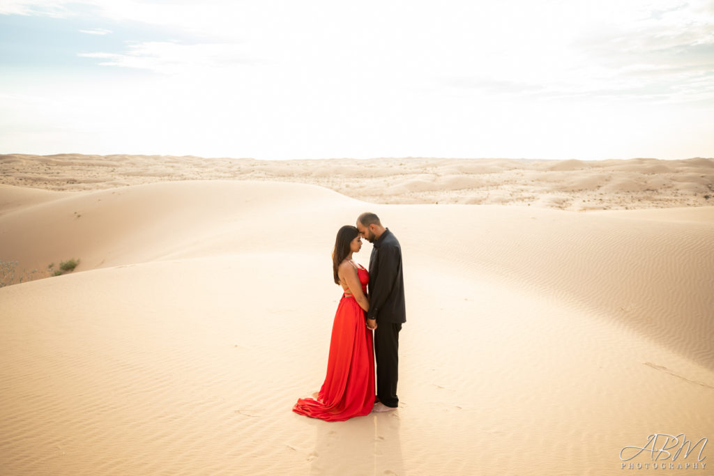 san-diego-wedding-photographer-glamis-sand-dunes-0012-1024x683 Glamis Sand Dunes | Jotika + Shernal’s Engagement Photography