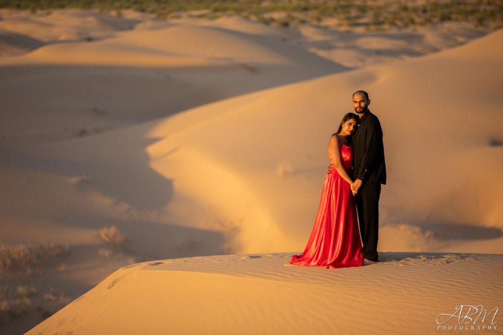 san-diego-wedding-photographer-glamis-sand-dunes-0015-1024x683 Glamis Sand Dunes | Jotika + Shernal’s Engagement Photography
