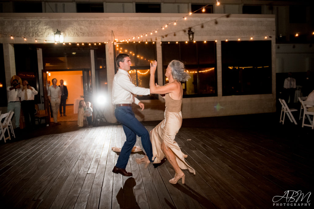 san-diego-wedding-photographer-oceanview-room-047-1024x683 Oceanview Room at Ballast Point | Point Loma | Mia + Colin’s Wedding Photography