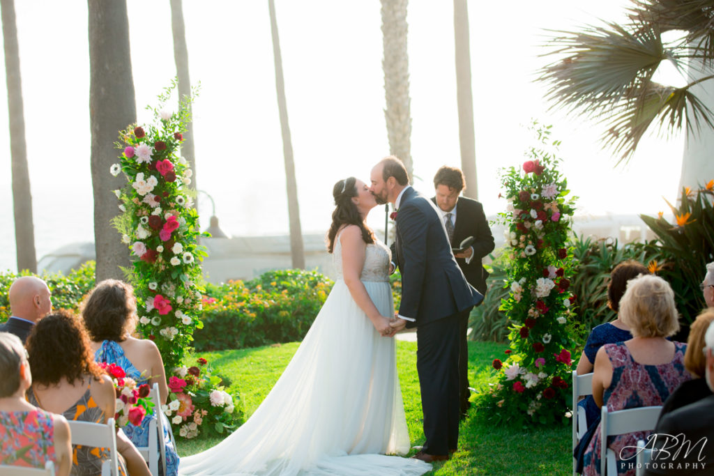 san-diego-wedding-photographer-ole-hanson-beach-club-0039-1024x683 Ole Hanson Beach Club | San Clemente | Christina + Stephen’s Wedding Photography