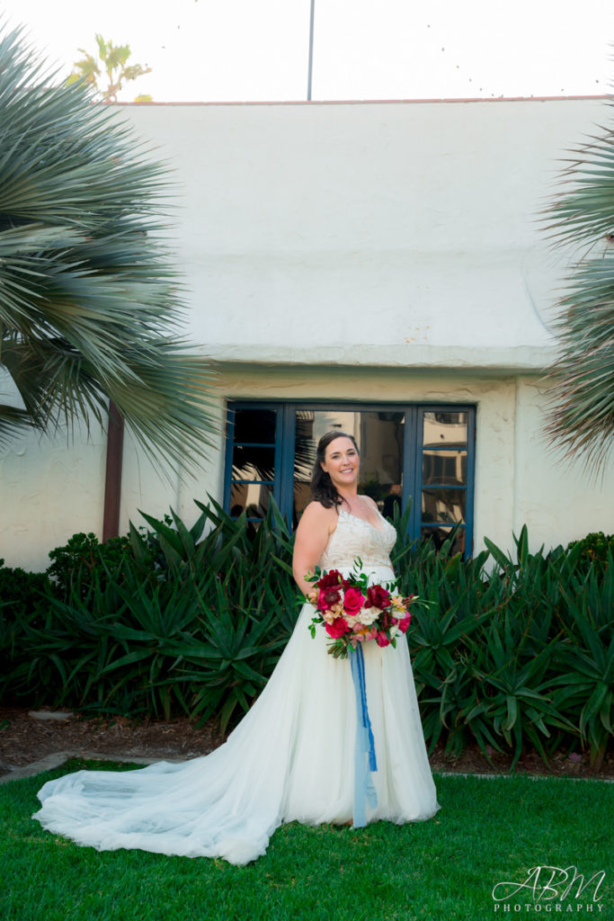 san-diego-wedding-photographer-ole-hanson-beach-club-0044-683x1024 Ole Hanson Beach Club | San Clemente | Christina + Stephen’s Wedding Photography