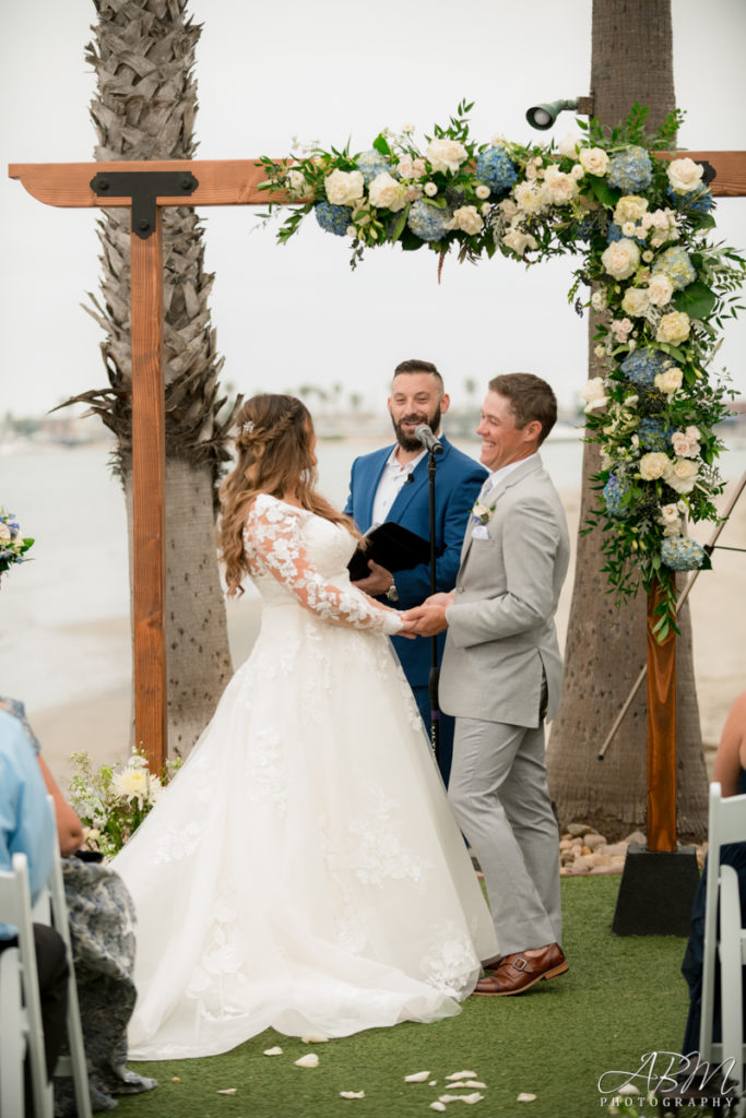 san-diego-wedding-photographer-paradise-point-0030-683x1024 Paradise Point | San Diego | Morgan + Jeremy’s Wedding Photography