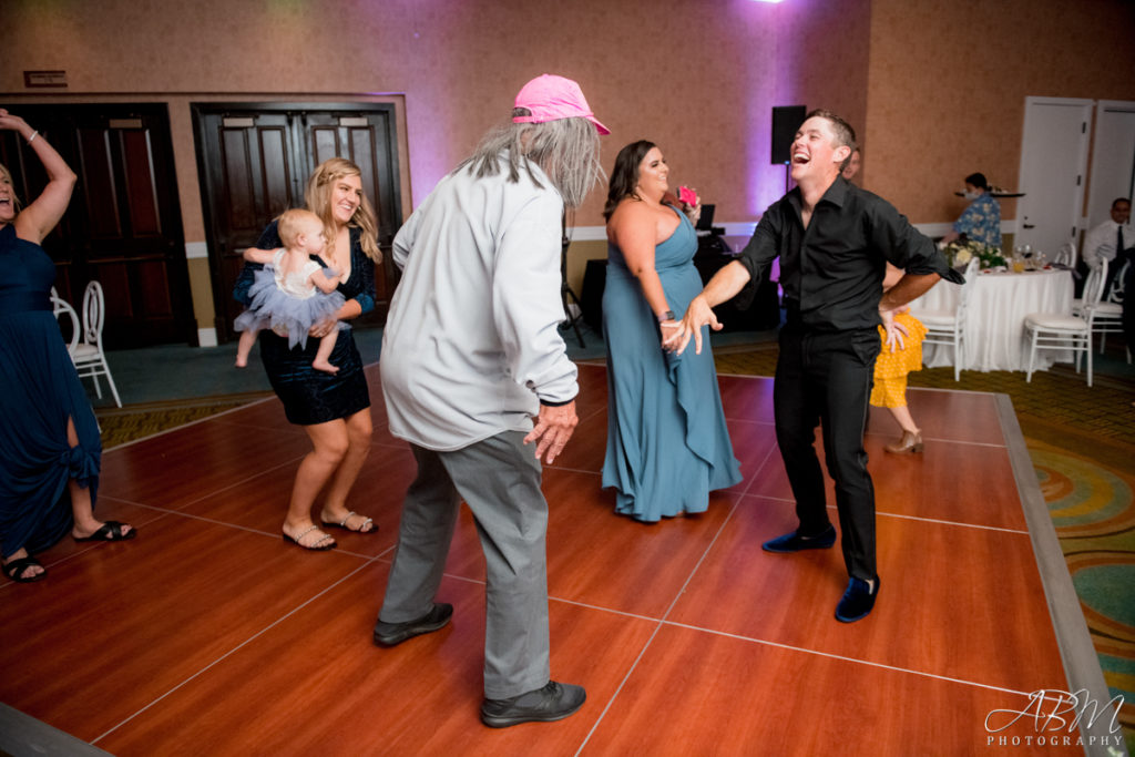san-diego-wedding-photographer-paradise-point-0059-1024x683 Paradise Point | San Diego | Morgan + Jeremy’s Wedding Photography