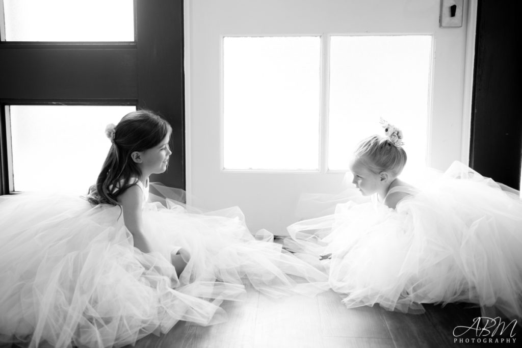 Windmill Food Hall | Carlsbad | Maddie + Matthew’s Wedding Photography Venue Spotlight Weddings san-diego-wedding-photographer-windmill-carlsbad-0006-1024x683 Windmill Food Hall | Carlsbad | Maddie + Matthew’s Wedding Photography