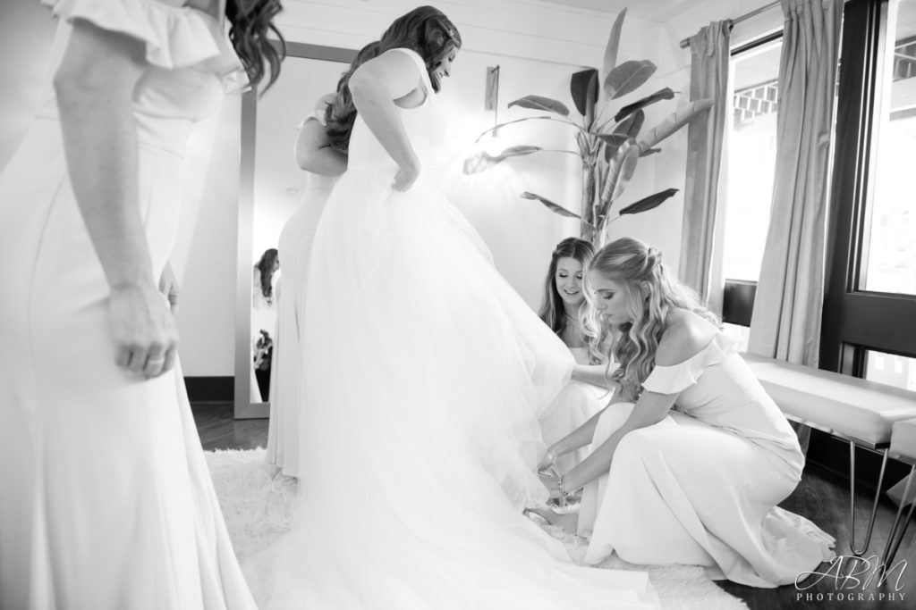 Windmill Food Hall | Carlsbad | Maddie + Matthew’s Wedding Photography Venue Spotlight Weddings san-diego-wedding-photographer-windmill-carlsbad-0008-1024x683 Windmill Food Hall | Carlsbad | Maddie + Matthew’s Wedding Photography