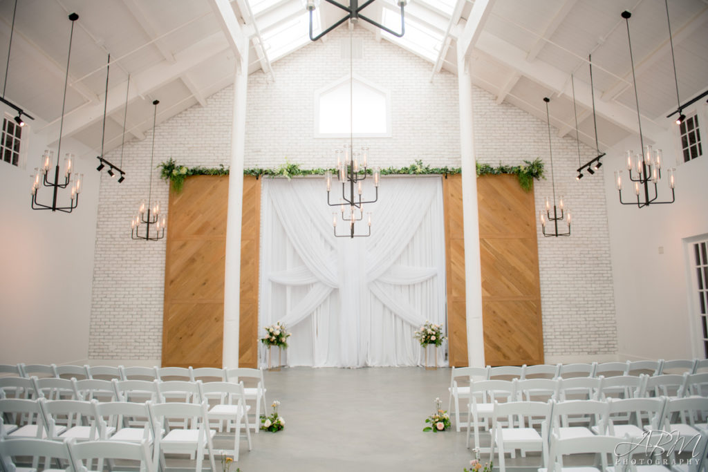 Windmill Food Hall | Carlsbad | Maddie + Matthew’s Wedding Photography Venue Spotlight Weddings san-diego-wedding-photographer-windmill-carlsbad-0012-1024x683 Windmill Food Hall | Carlsbad | Maddie + Matthew’s Wedding Photography