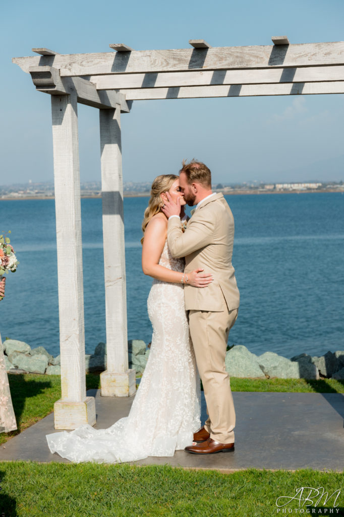 Loews Coronado Bay Resort | Coronado | Frances and Nicholas's Wedding Photography Weddings loews-coronado-bay-resort-san-diego-wedding-photography-035-682x1024 Loews Coronado Bay Resort | Coronado | Frances and Nicholas's Wedding Photography