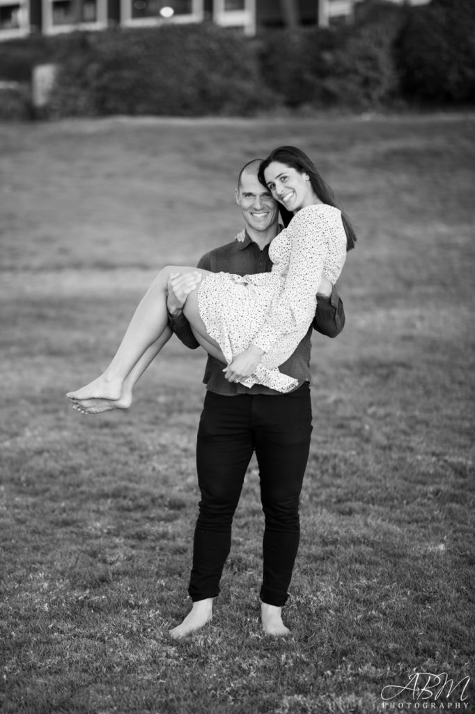 Seagrove Park | Del Mar | Daphne and Gus's Engagement Photography Weddings sea-grove-park-san-diego-engagement-photography-021-682x1024 Seagrove Park | Del Mar | Daphne and Gus's Engagement Photography