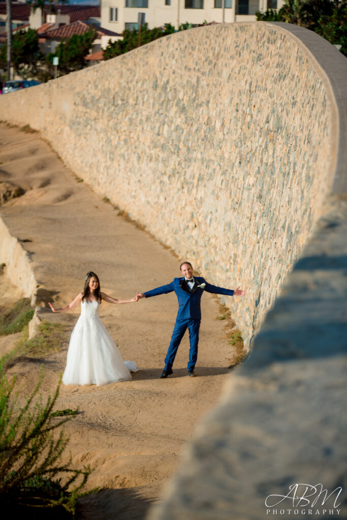 Cuvier Club | La Jolla | Joyce + Marius’ Wedding Photography Weddings cuvier-club-la-jolla-wedding-photography-030-683x1024 Cuvier Club | La Jolla | Joyce + Marius’ Wedding Photography