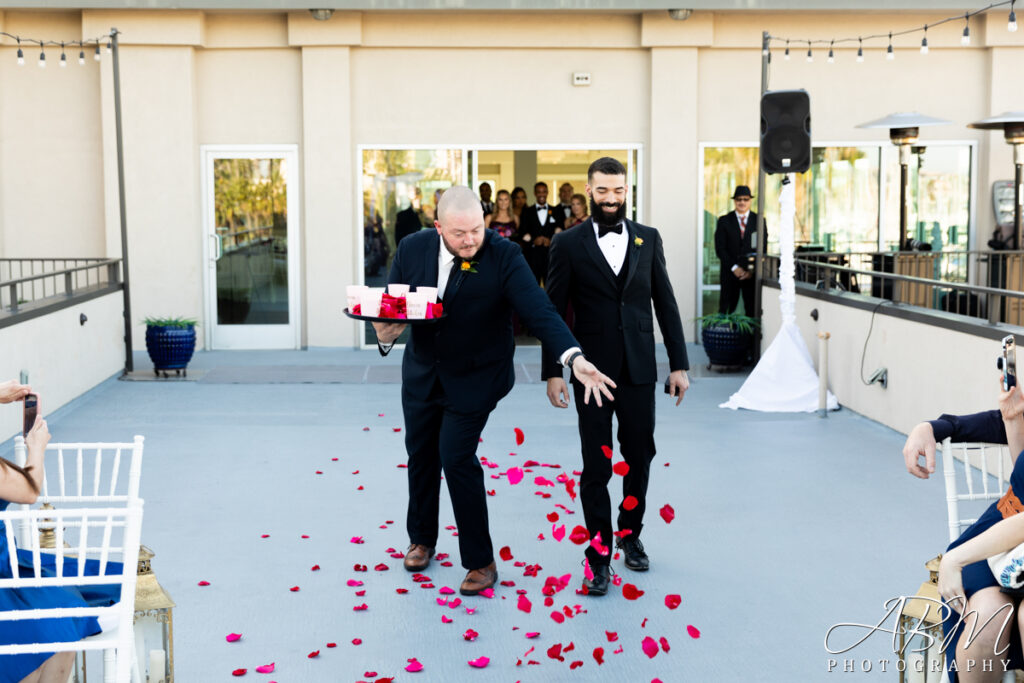 Harbor View Loft | San Diego | Allyson + Robert’s Wedding Photography Weddings harbor-view-loft-san-diego-wedding-photography-015-1024x683 Harbor View Loft | San Diego | Allyson + Robert’s Wedding Photography