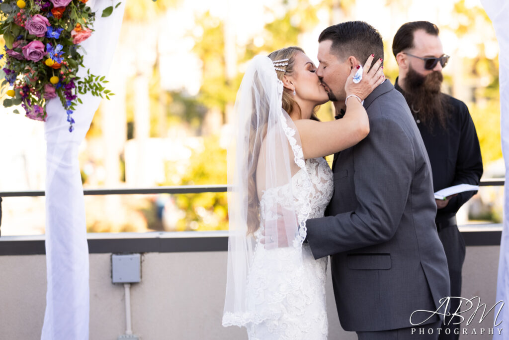 Harbor View Loft | San Diego | Allyson + Robert’s Wedding Photography Weddings harbor-view-loft-san-diego-wedding-photography-019-1024x683 Harbor View Loft | San Diego | Allyson + Robert’s Wedding Photography