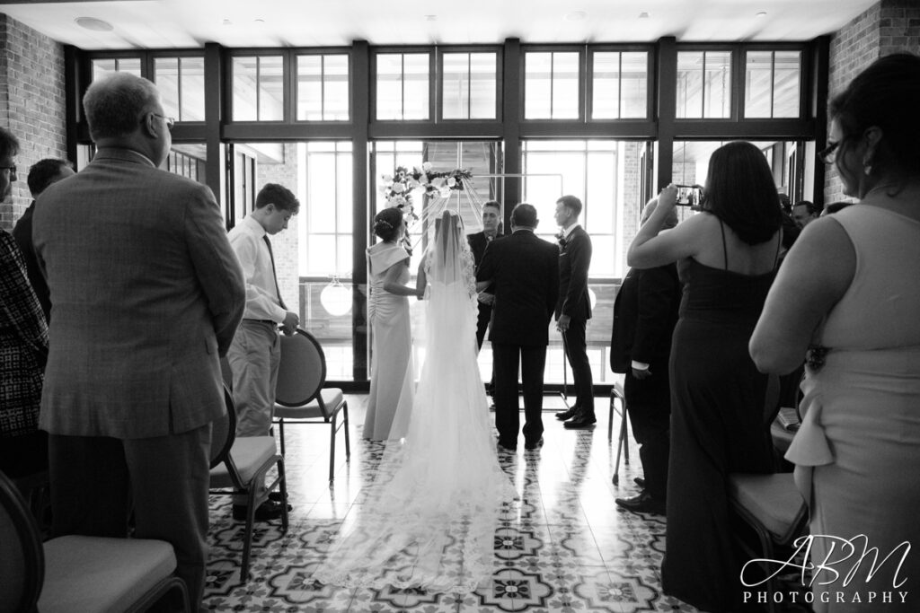 Pendry | San Diego | Cynthia + Anthony’s Wedding Photography Weddings pendry-downtown-san-diego-wedding-photography-016-1024x683 Pendry | San Diego | Cynthia + Anthony’s Wedding Photography