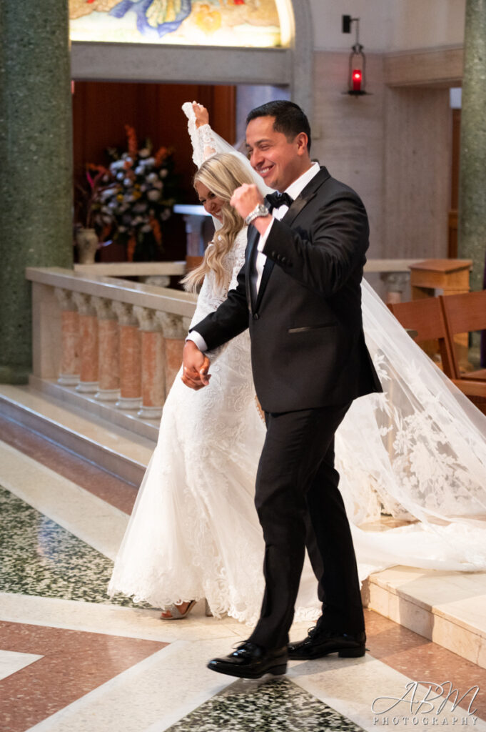 The Immaculata Catholic Church | San Diego | Grace + Gilbert’s Wedding Photography Weddings the-immaculata-curch-san-diego-wedding-photography-017-681x1024 The Immaculata Catholic Church | San Diego | Grace + Gilbert’s Wedding Photography