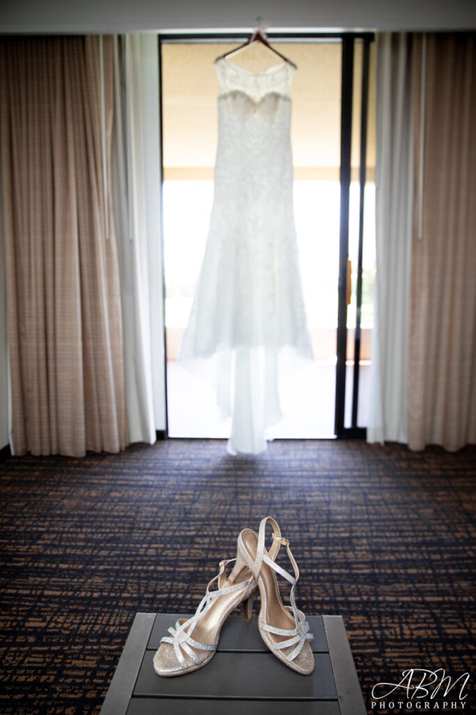 St-louis-catholic-curch-san-diego-photography-003-683x1024 St. Louis Catholic Church | San Diego | Erica + Ryan’s Wedding Photography