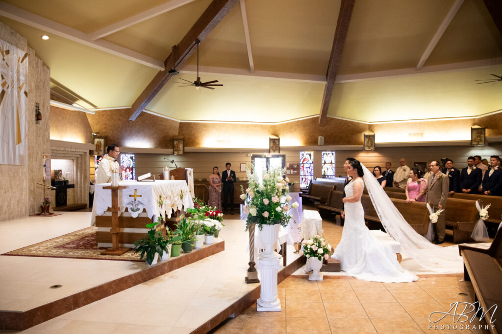 St-louis-catholic-curch-san-diego-photography-010-1024x683 St. Louis Catholic Church | San Diego | Erica + Ryan’s Wedding Photography