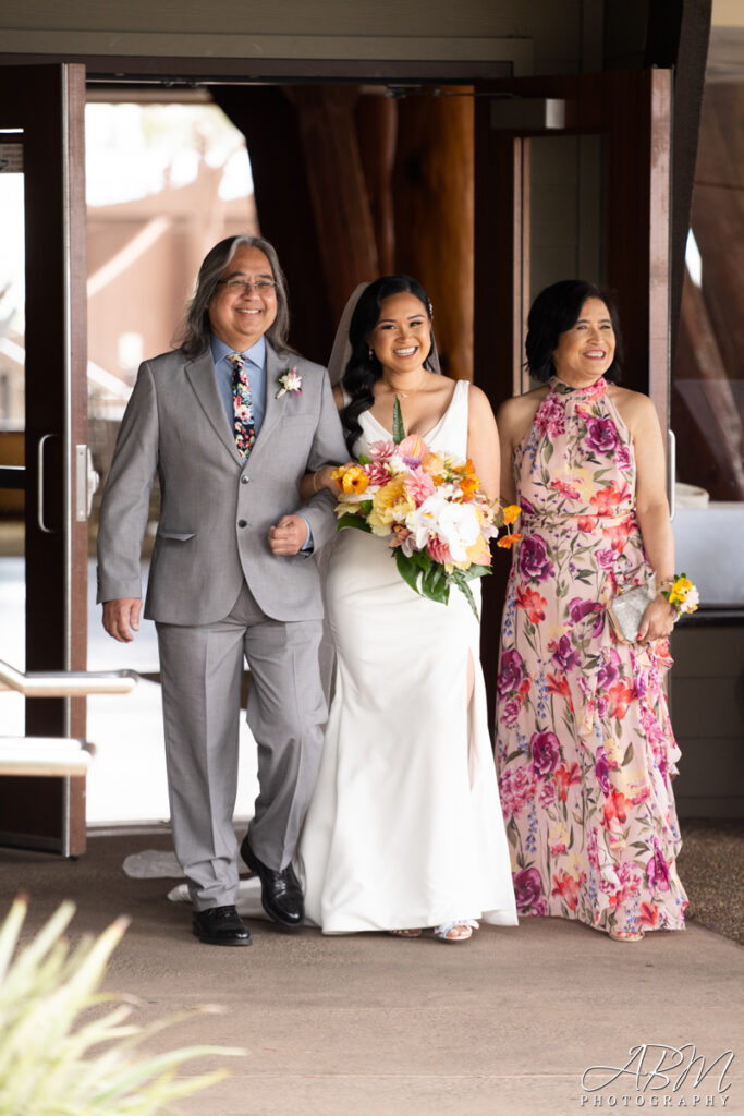 Bali Hai Restaurant | San Diego | Kate + Ian’s Wedding Photography Weddings bali-hai-restaurant-wedding-photography-036-683x1024 Bali Hai Restaurant | San Diego | Kate + Ian’s Wedding Photography