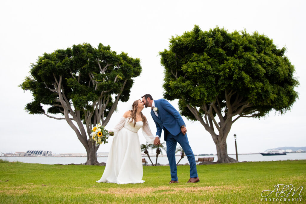 harbor-view-loft-san-diego-wedding-photography-035-1024x683 Harbor View Loft | San Diego | LeeAnn + Zachary's Wedding Photography