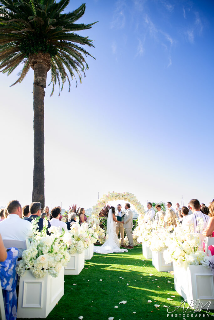 kona-kai-resort-and-spa-san-diego-wedding-photography-035-683x1024 Kona Kai Resort | San Diego | Christina + Robert's Wedding Photography + Welcome Party