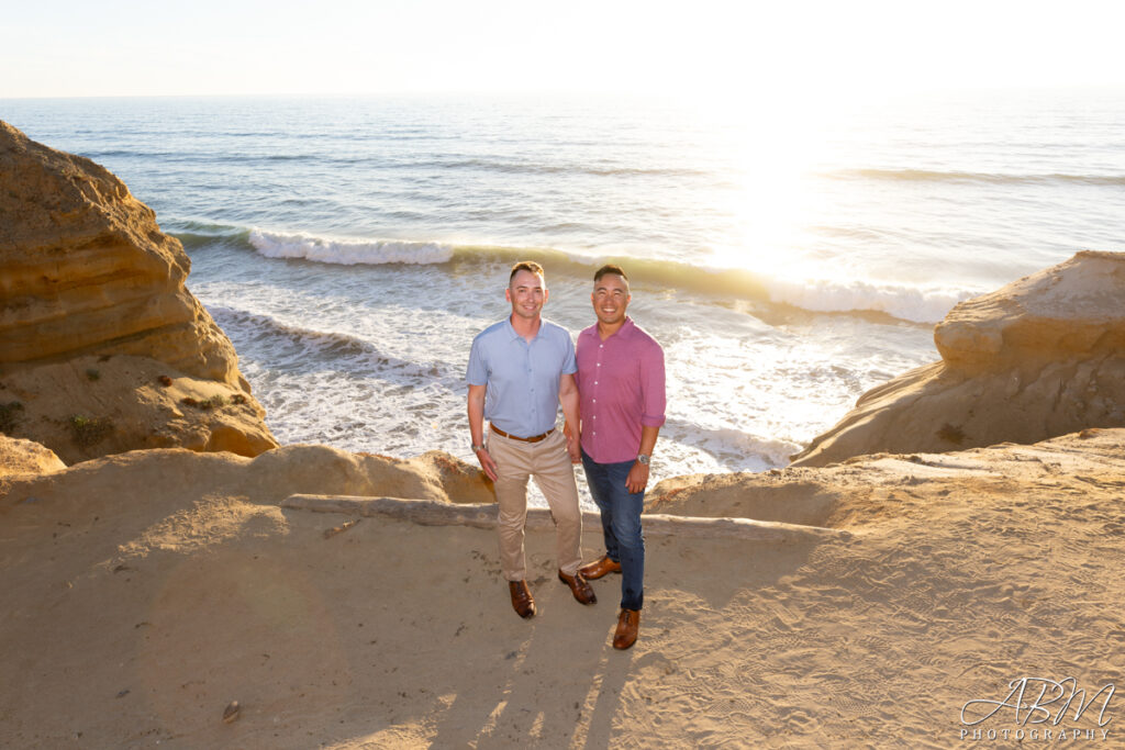 torrey-pines-reserve-engagement-photography-013-1-1024x683 Salk Institute & Torrey Pines State Reserve | San Diego | Ryan + Viet's Engagement Photography