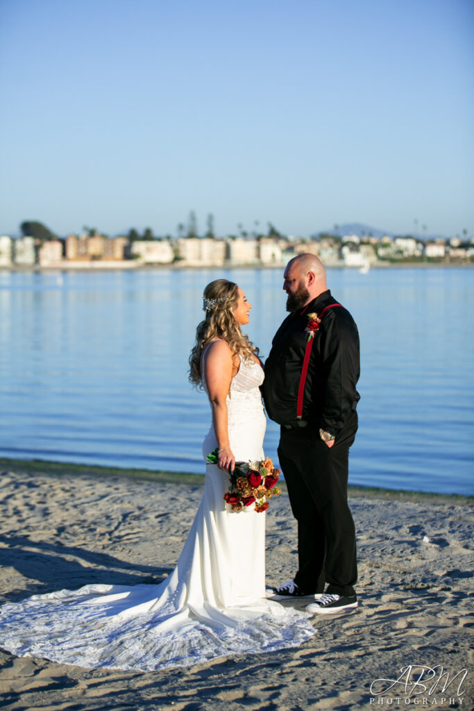 Catamaran-resort-and-spa-san-diego-wedding-photography016-683x1024 Catamaran Resort Hotel & Spa | San Diego | Staci + David's Wedding Photography