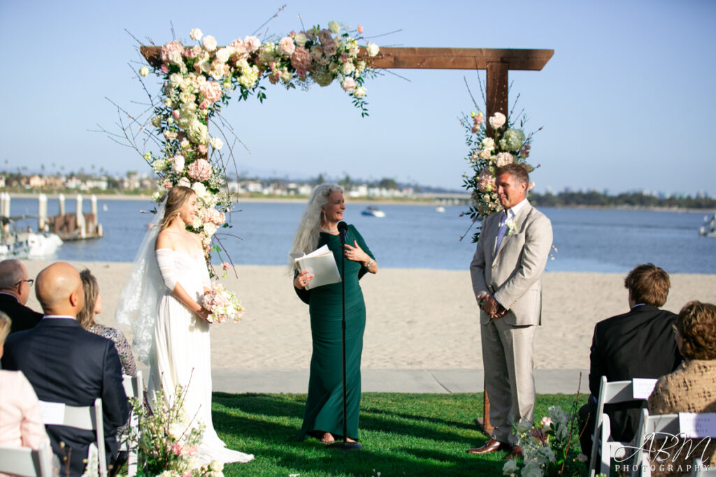 Catamaran-resort-mission-bay-wedding-photography-027-1024x683 Catamaran Resort Hotel and Spa | San Diego | Kateryna + Jeffrey's Wedding Photography