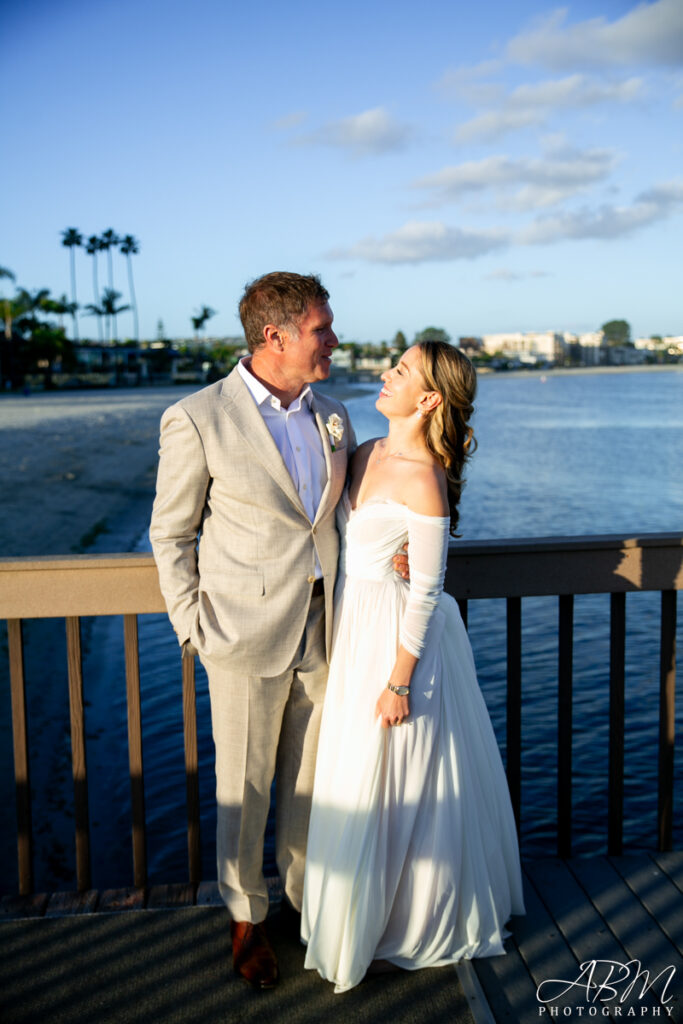 Catamaran-resort-mission-bay-wedding-photography-035-683x1024 Catamaran Resort Hotel and Spa | San Diego | Kateryna + Jeffrey's Wedding Photography