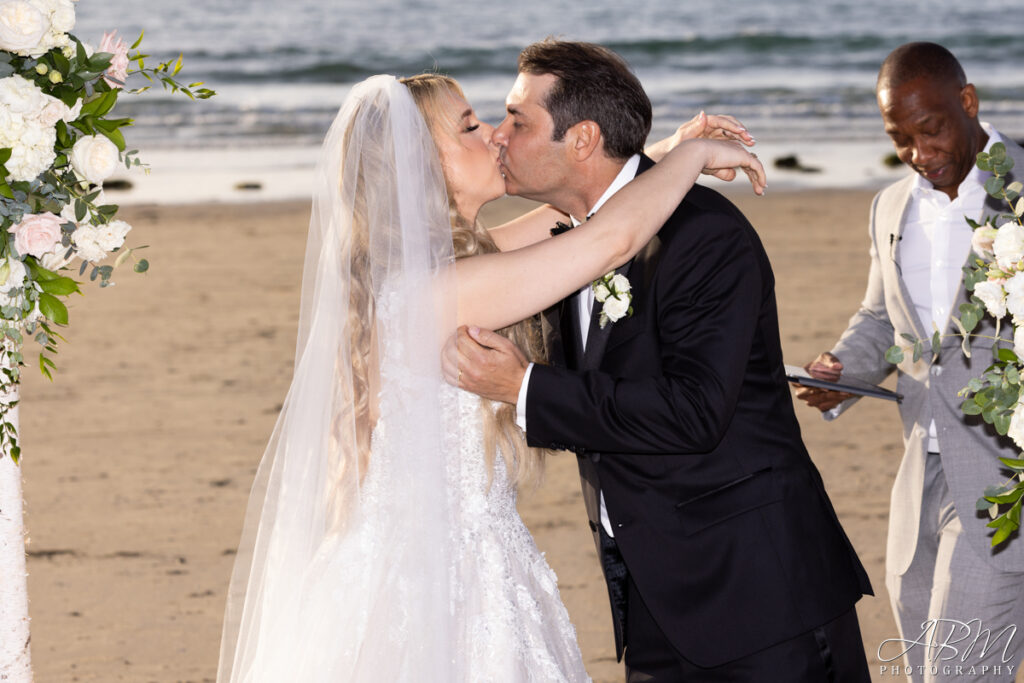 La-Jolla-Beach-and-tennis-club-la-jolla-wedding-photography-015-1-1024x683 La Jolla Beach & Tennis Club | La Jolla | Juliet + Milo's Wedding Photography